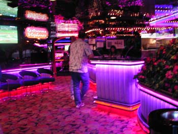 BenVegas-102304-003
